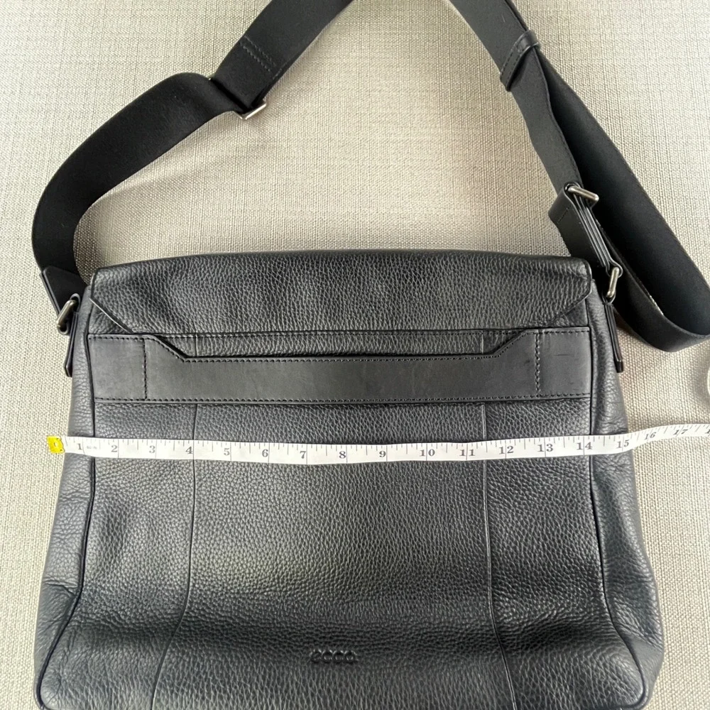 ECCO Messenger Bag Black Pebbled Leather‎ Crossbody Laptop Travel Bag